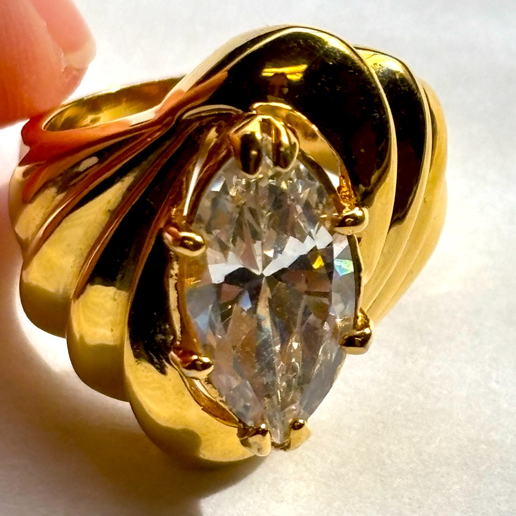 Vintage Gold Tone Park Lane Cz Ring - Size 6 4399 22$